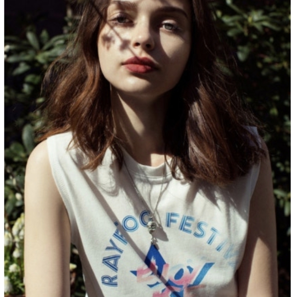 Raye Tog Sleeveless Graphic Shirt